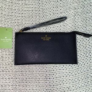 🌸NWT Kate Spade Black Wristlet🌸